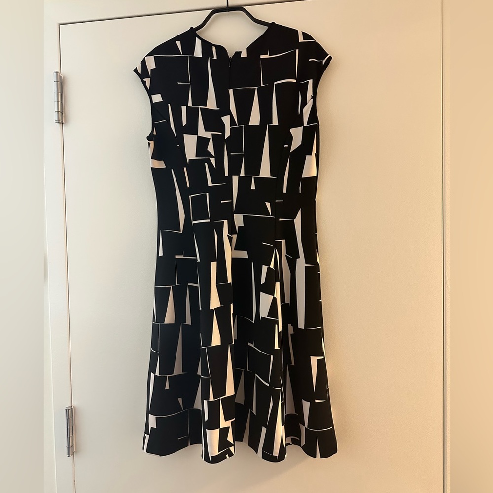 Vince camuto abstract dress.